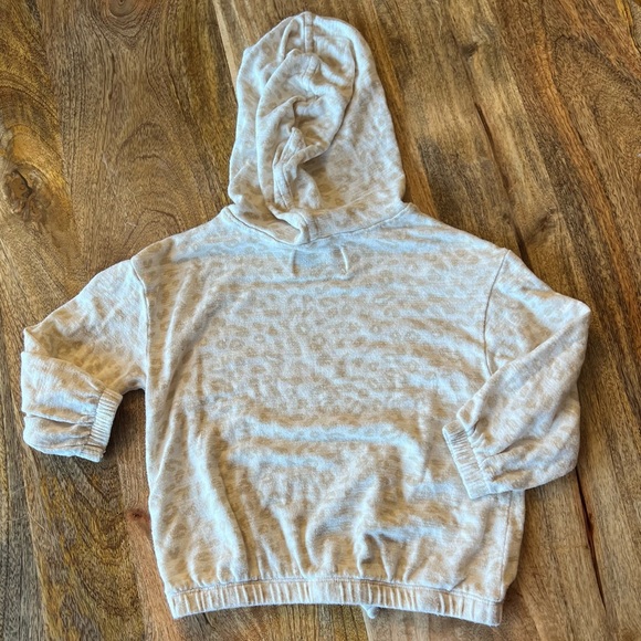 💥2 FOR $15💥 Old Navy Lightweight Animal Print Hoodie - Picture 3 of 9